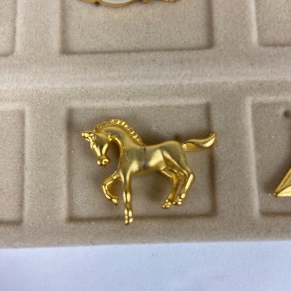 Set of 12 Gold Tone Metal Lapel Pins Brooches Piano Guitar Horse Butterfly Sun H - Picture 4 of 5